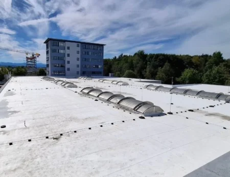 Flachdach-Komplettsanierung: Wann ist sie wirklich notwendig Flachdach-Komplettsanierung: Wann ist sie wirklich notwendig